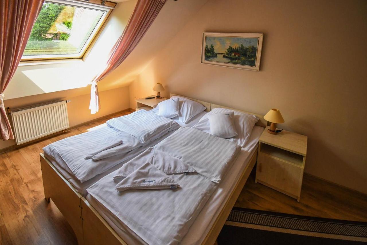 Kompleks Wypoczynkowo-konferencyjny Mazur-syrenka 3* Krutyń